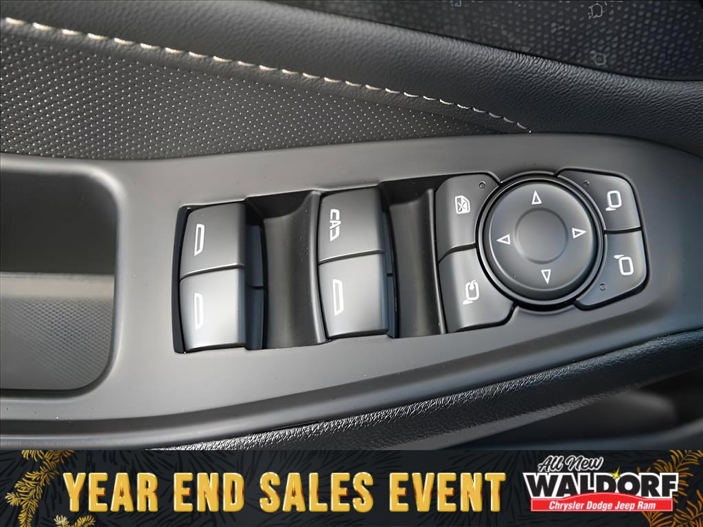 Used 2024 Chevrolet Traverse Premier w/ Redline Edition image 13