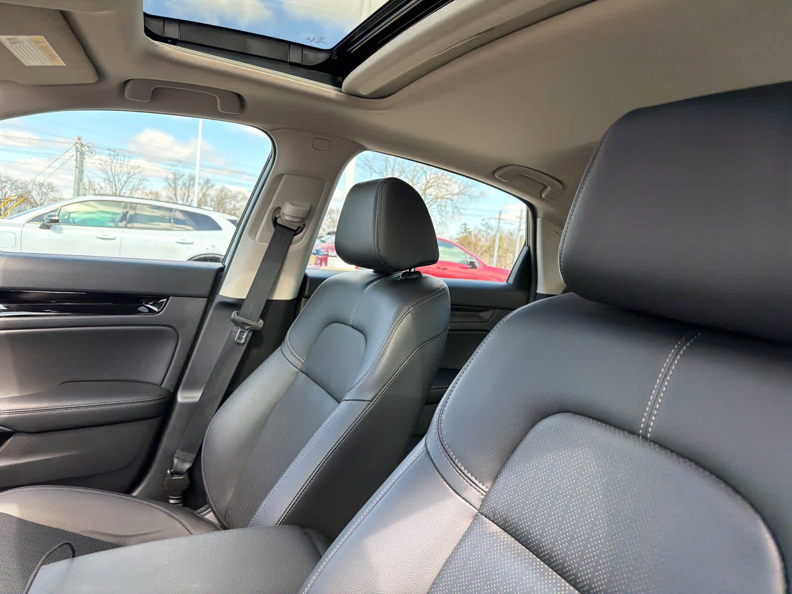 Used 2024 Honda Civic EX-L image 6