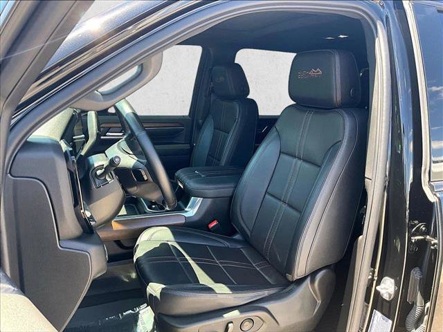 Used 2024 Chevrolet Silverado 2500 High Country w/ Technology Package AWD/4WD image 27