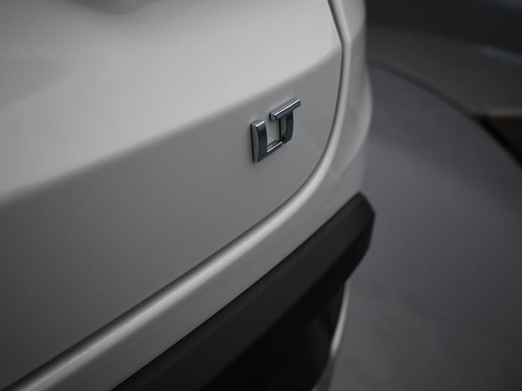 Used 2025 Chevrolet Trax LT w/ LT Convenience Package image 40