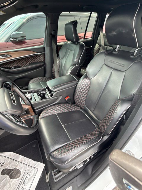 Used 2022 Jeep Grand Cherokee Summit w/ Luxury Tech Group V AWD/4WD image 15