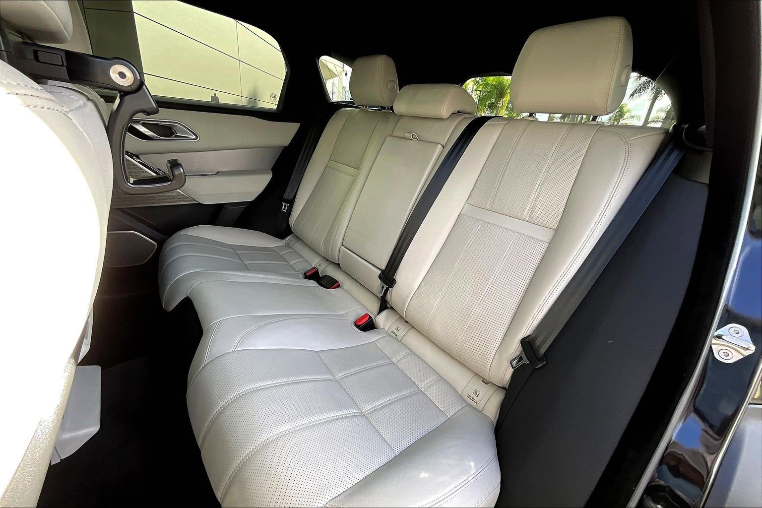 Used 2023 Land Rover Range Rover Velar R-Dynamic S image 26