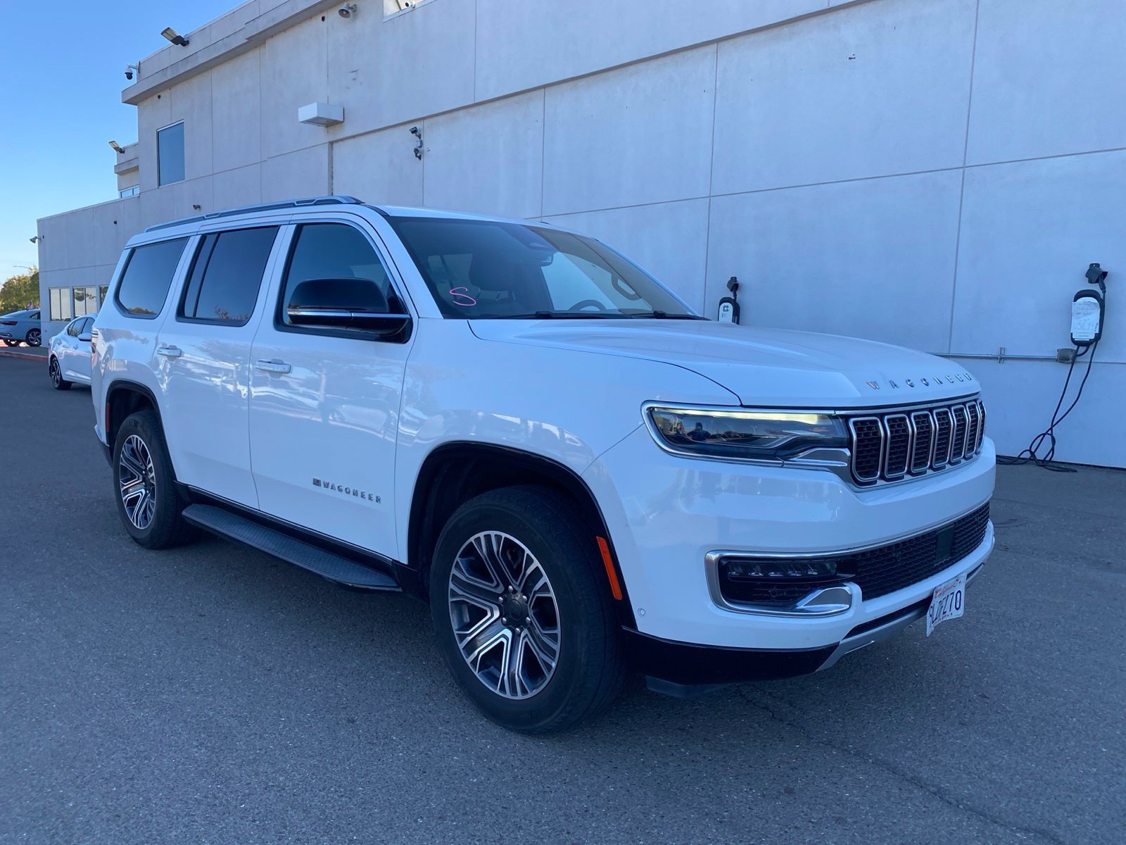 Used 2024 Jeep Wagoneer Series II w/ Flexible Seating Group RWD image 4
