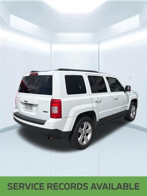 Used 2016 Jeep Patriot Latitude FWD image 3
