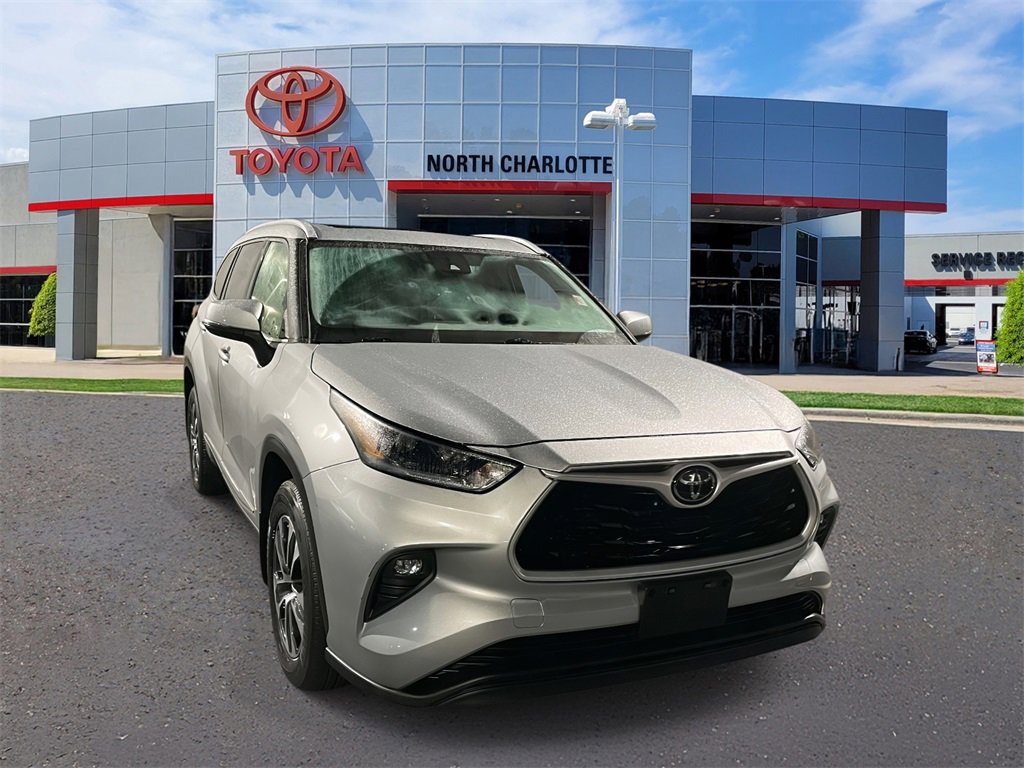 Used 2021 Toyota Highlander XLE
