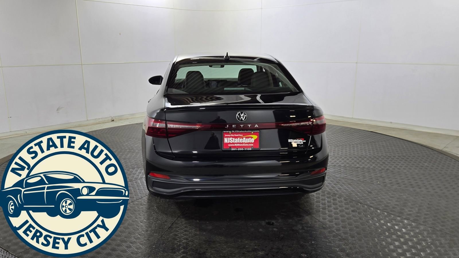 Used 2025 Volkswagen Jetta SE image 6