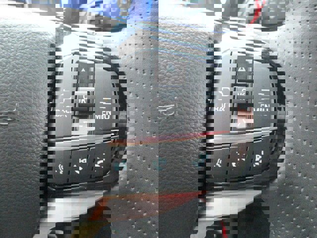 Used 2025 Ford Explorer ST-Line image 21