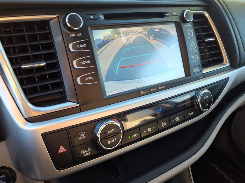 Used 2019 Toyota Highlander XLE AWD/4WD image 37