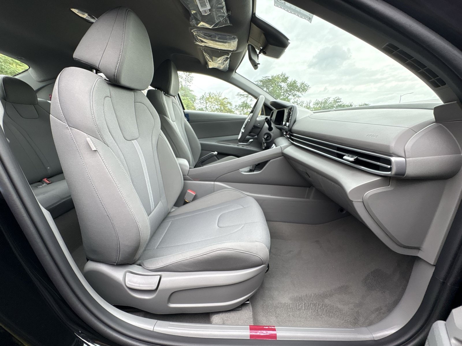 New 2026 Hyundai Elantra SE FWD image 28