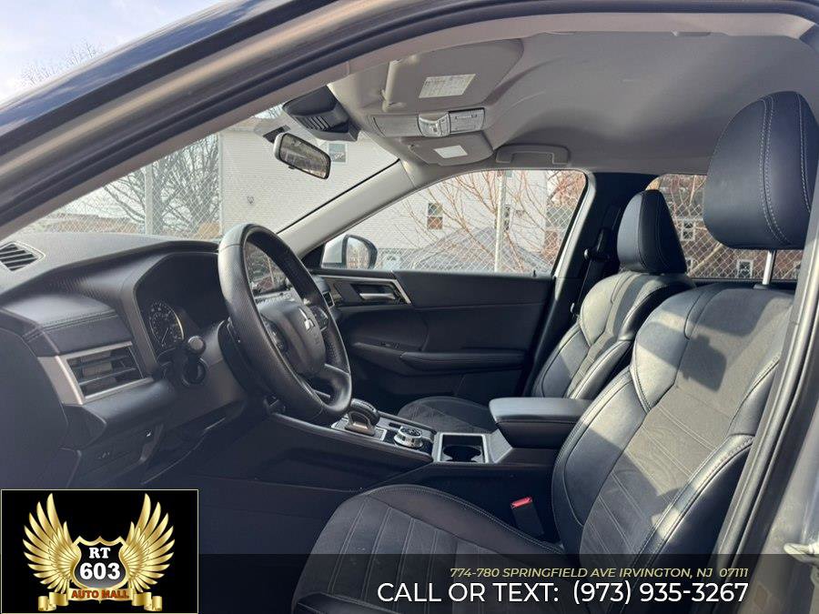 Used 2024 Mitsubishi Outlander AWD image 22
