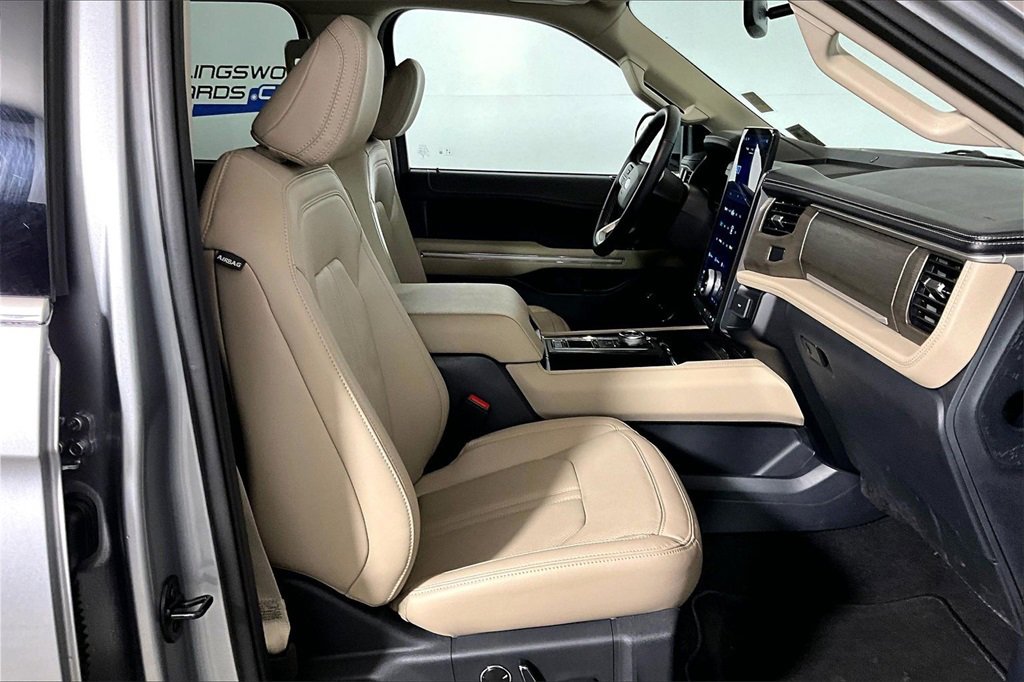 Used 2024 Ford Expedition Limited image 6