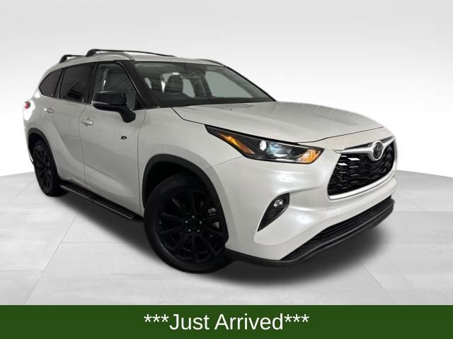 Used 2022 Toyota Highlander XLE