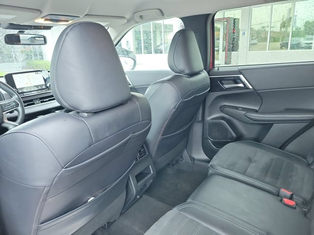 Used 2024 Mitsubishi Outlander SE FWD image 16