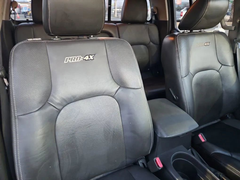 Used 2014 Nissan Frontier PRO-4X w/ Pro-4x Luxury Package AWD/4WD image 16