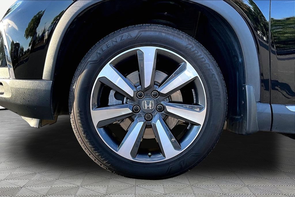 Certified 2025 Honda Pilot Touring image 25
