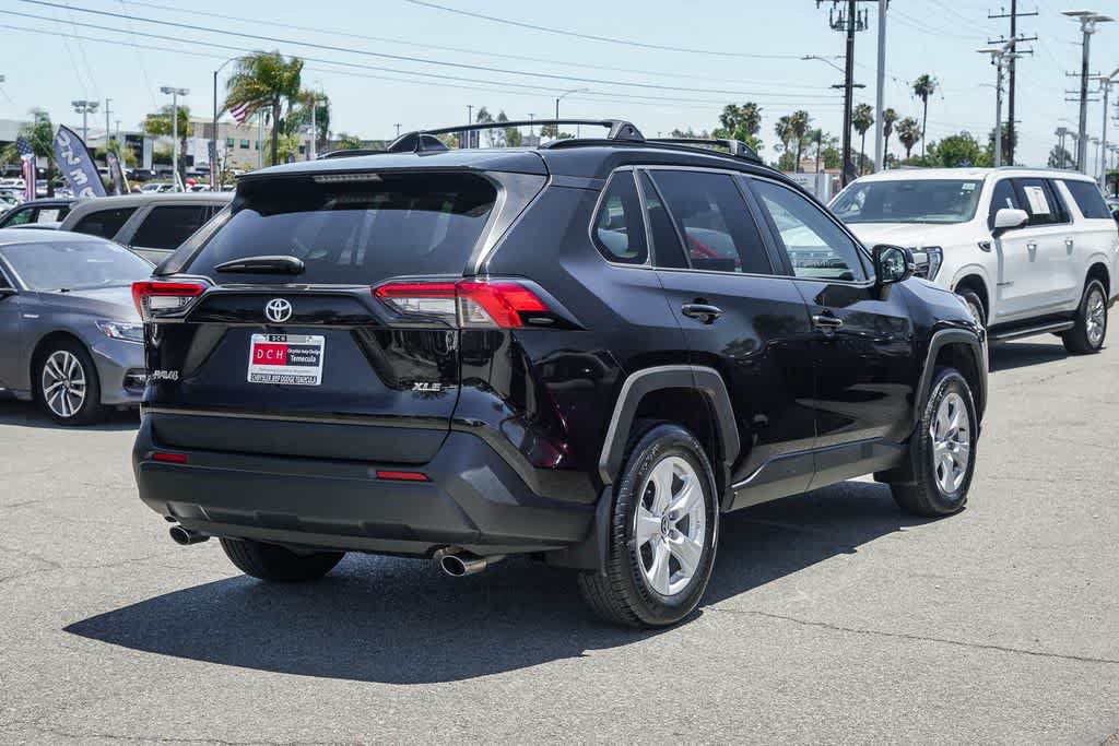 Used 2020 Toyota RAV4 XLE w/ Carpet Mat Package FWD image 4