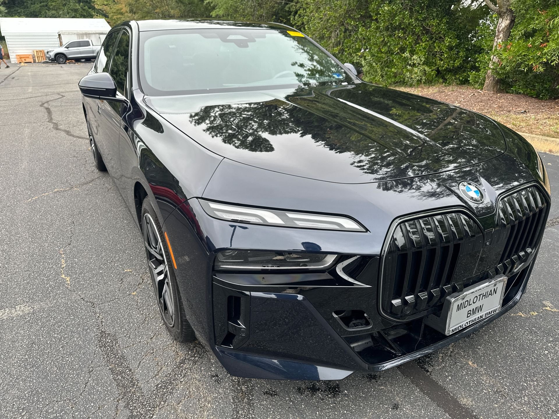Used 2026 BMW 740i xDrive w/ Premium Package AWD/4WD image 3
