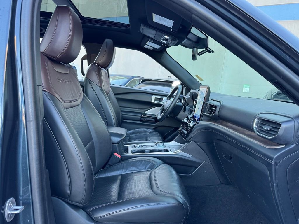 Used 2022 Ford Explorer Platinum w/ Equipment Group 601A image 26