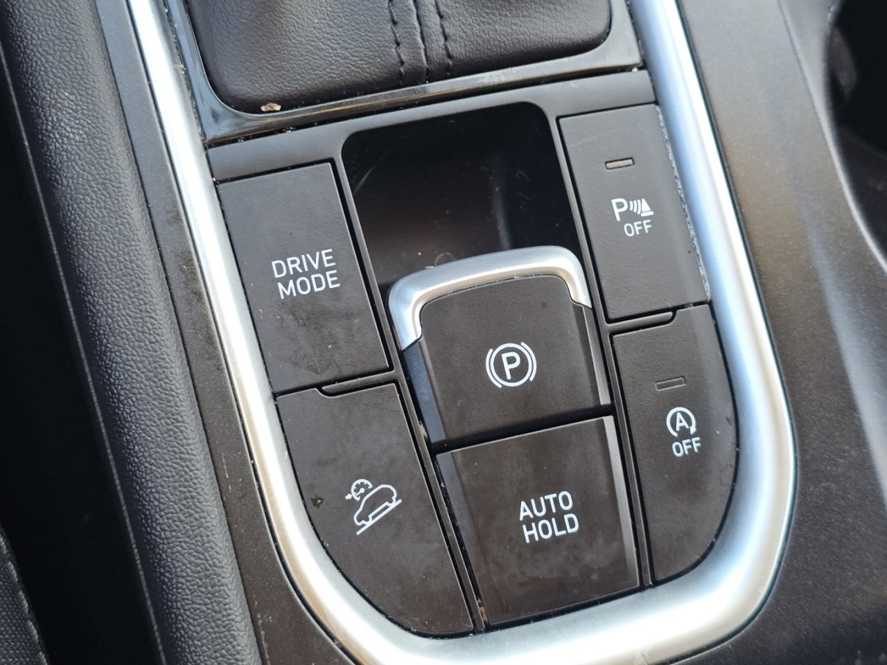 Used 2020 Hyundai Santa Fe SEL w/ Convenience Package image 9