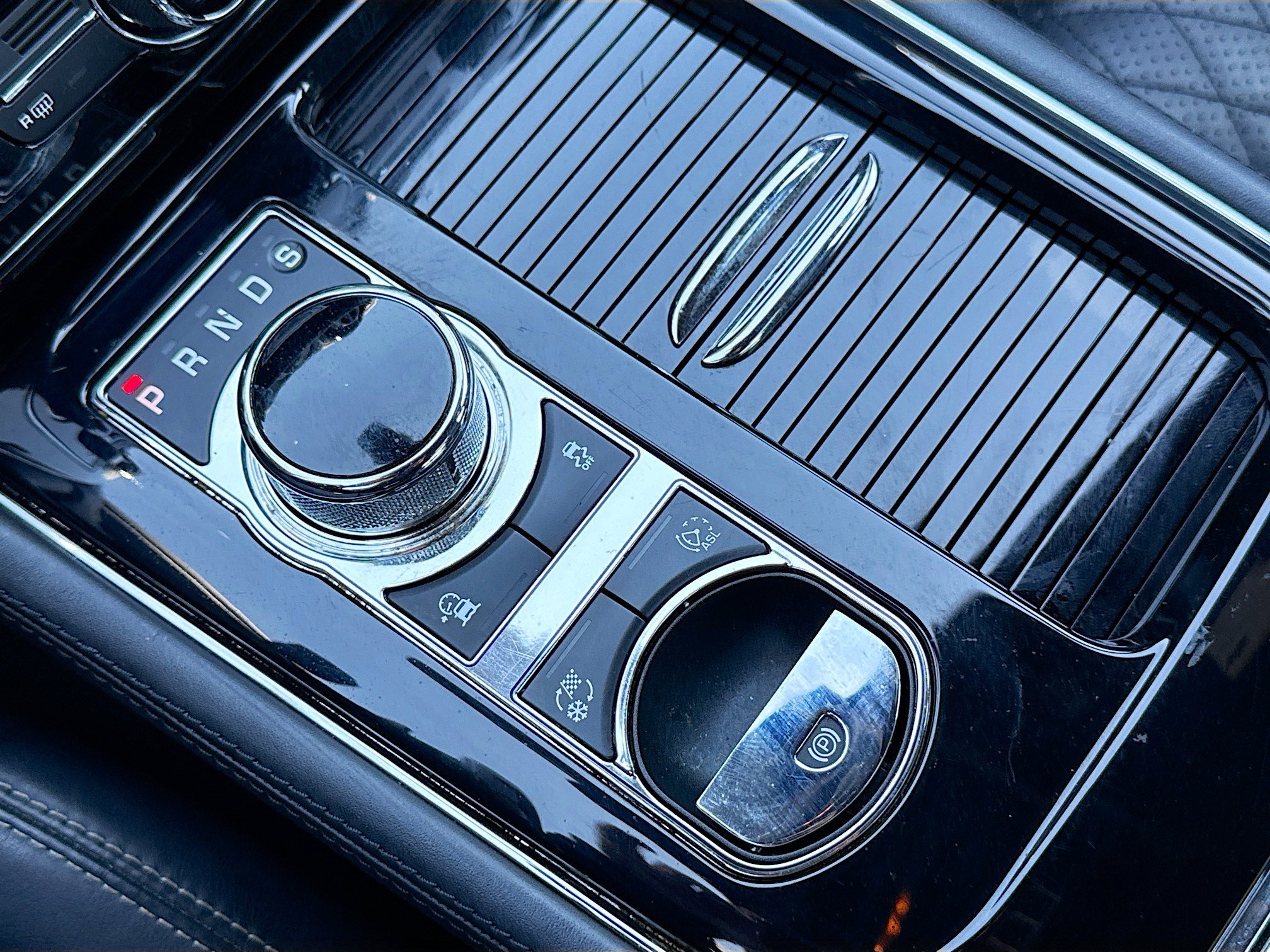 Used 2017 Jaguar XJ L Portfolio image 28