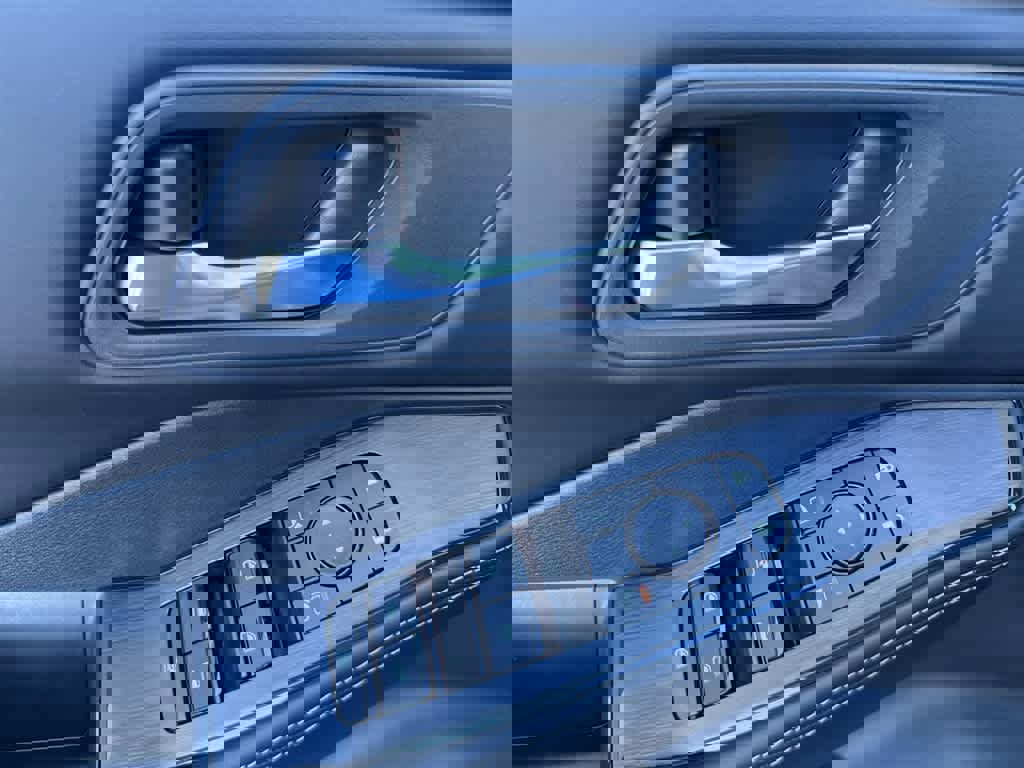 New 2026 Nissan Rogue SV image 10