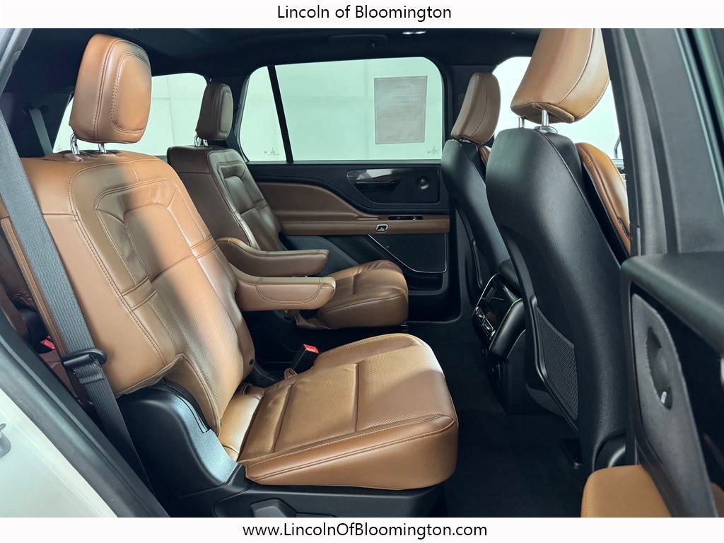Used 2023 Lincoln Aviator Grand Touring w/ Elements Package Plus AWD/4WD image 14