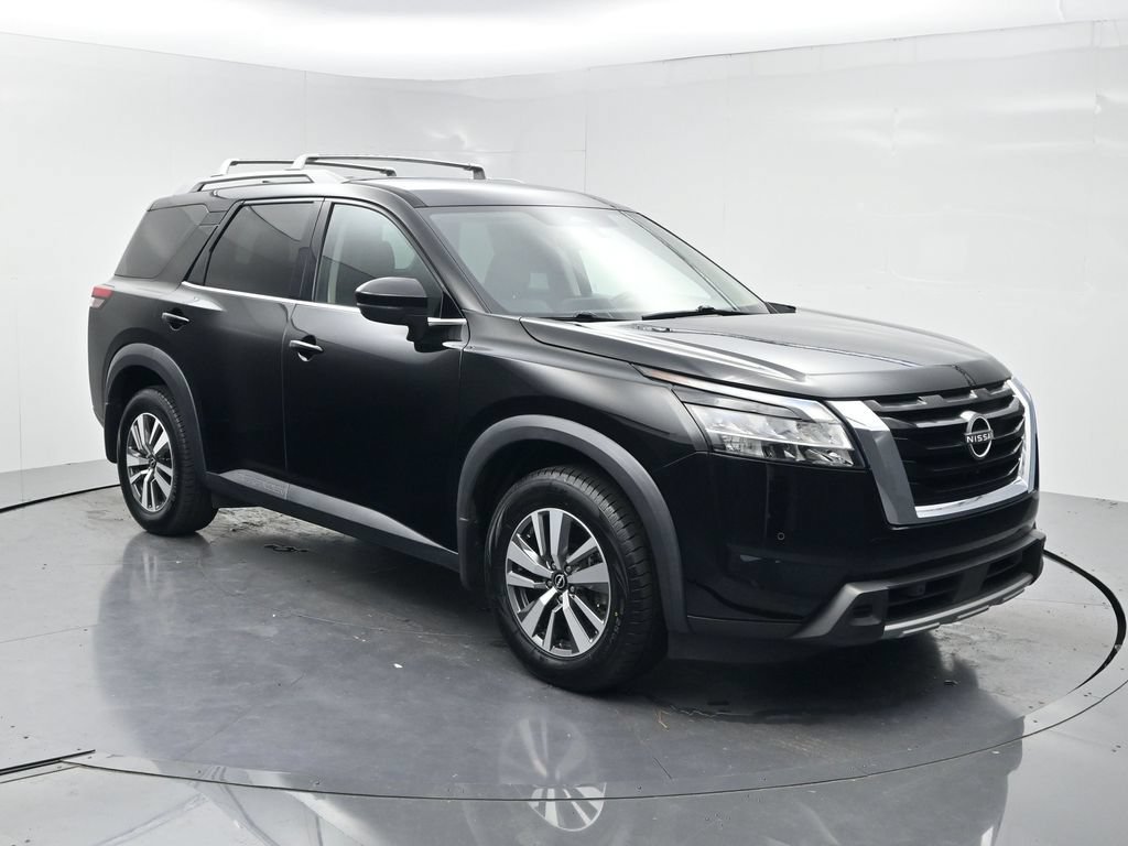 Used 2023 Nissan Pathfinder SL AWD/4WD image 2