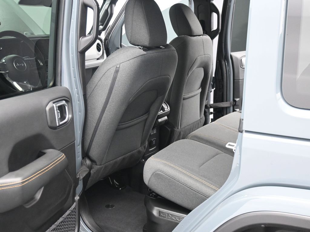 Used 2025 Jeep Wrangler Sahara 4xe image 12