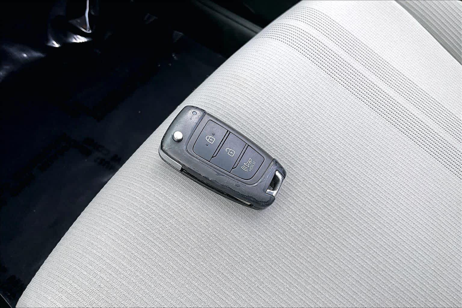 Used 2023 Hyundai Venue SEL w/ Cargo Package FWD image 15