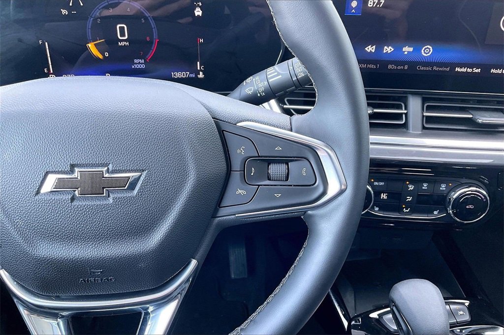 Used 2025 Chevrolet Trax ACTIV w/ Sunroof Package image 19