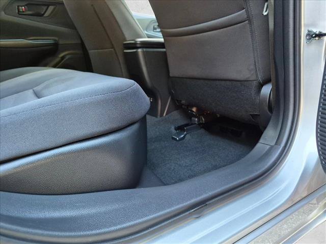 Used 2025 Toyota Prius LE FWD image 17