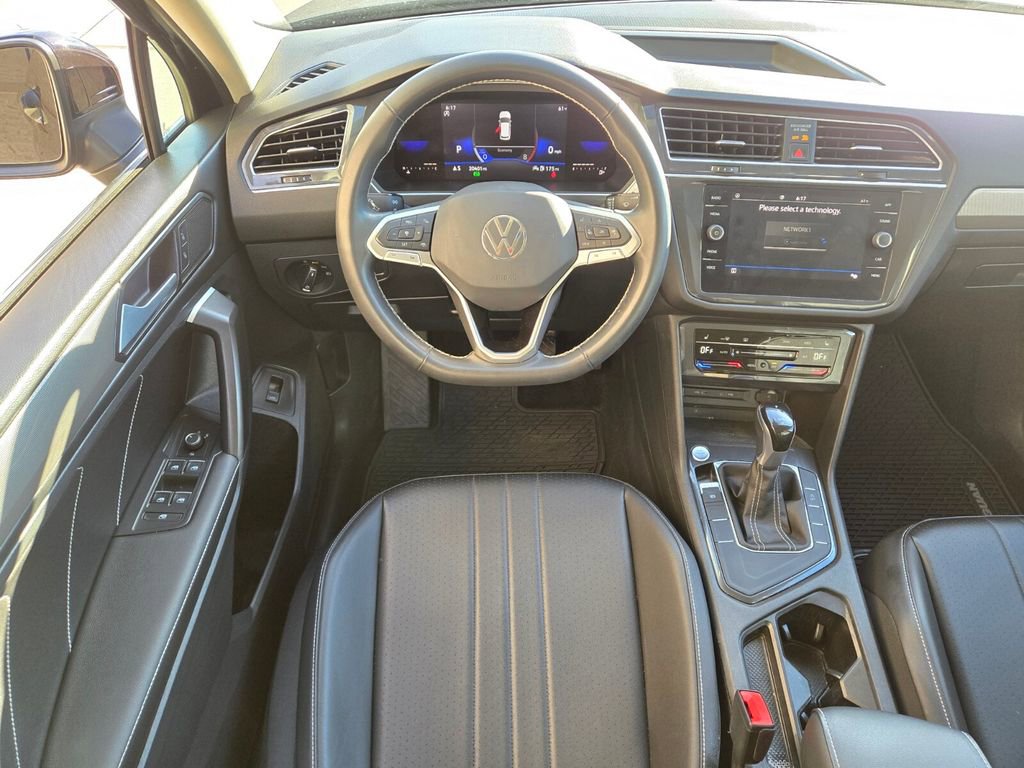 Used 2022 Volkswagen Tiguan SE image 8