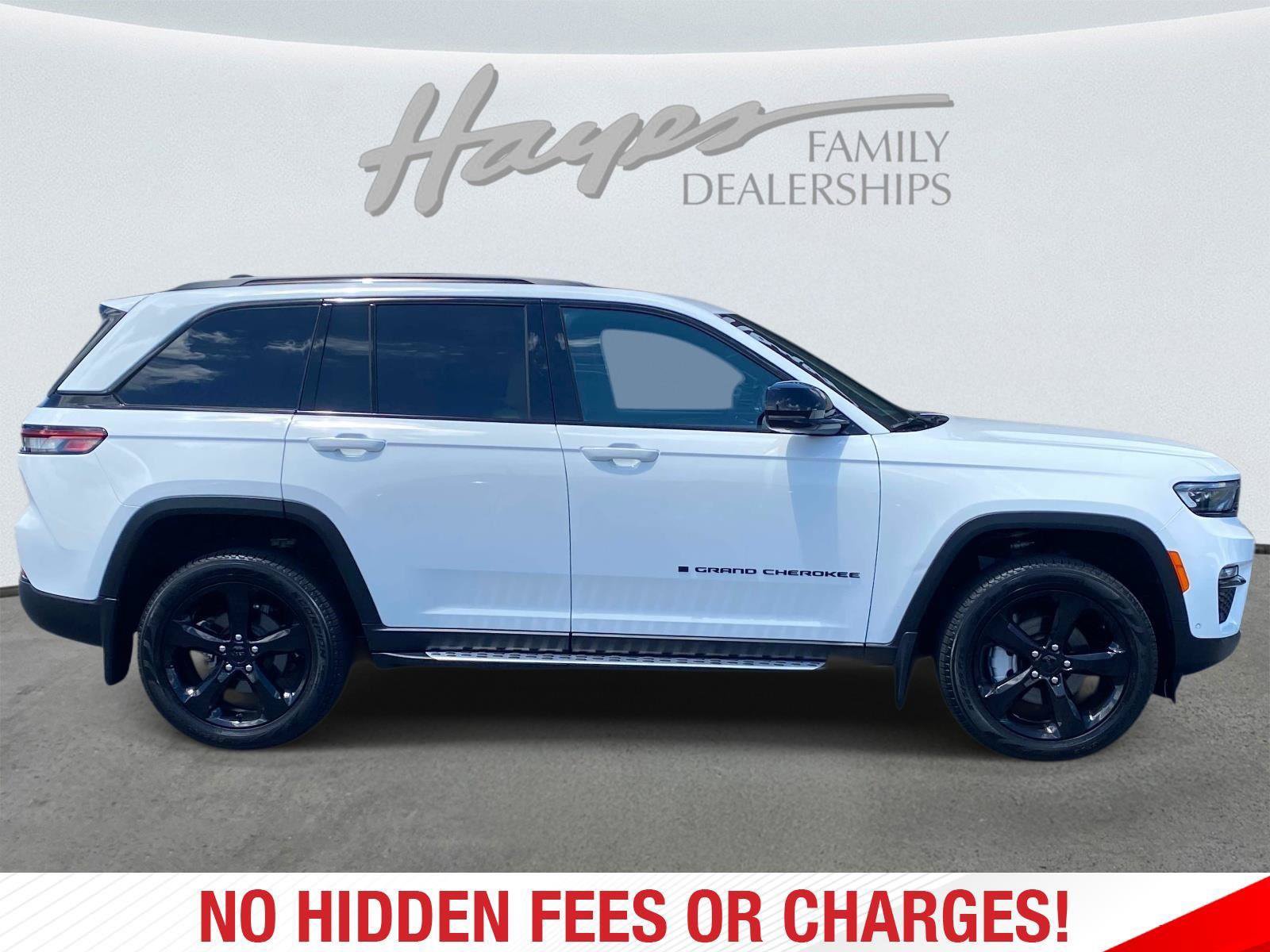 Used 2025 Jeep Grand Cherokee Limited w/ Luxury Tech Group II RWD image 2