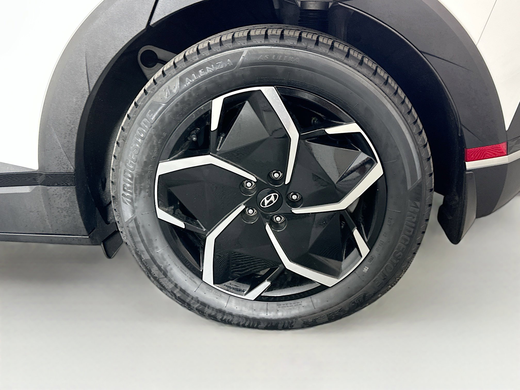 Used 2024 Hyundai Ioniq 5 SE RWD image 11