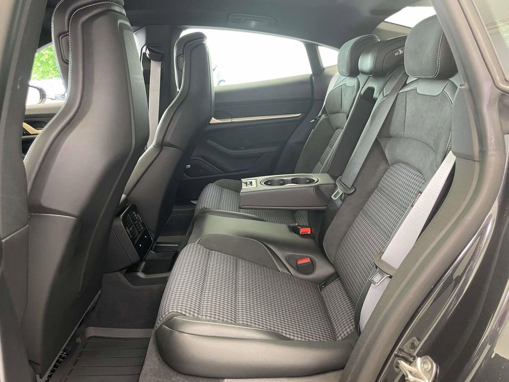 Certified 2025 Porsche Taycan 4S AWD/4WD image 19