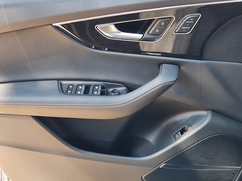 New 2027 Audi Q8 Premium Plus AWD/4WD image 25