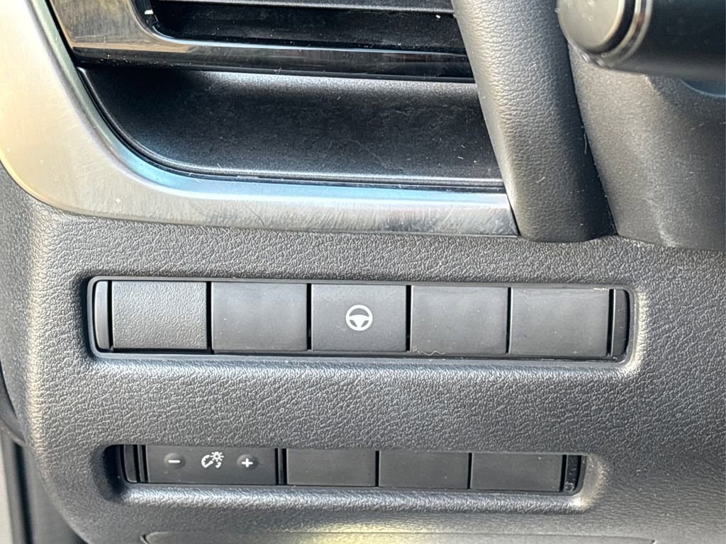 Used 2021 Nissan Rogue SV image 35