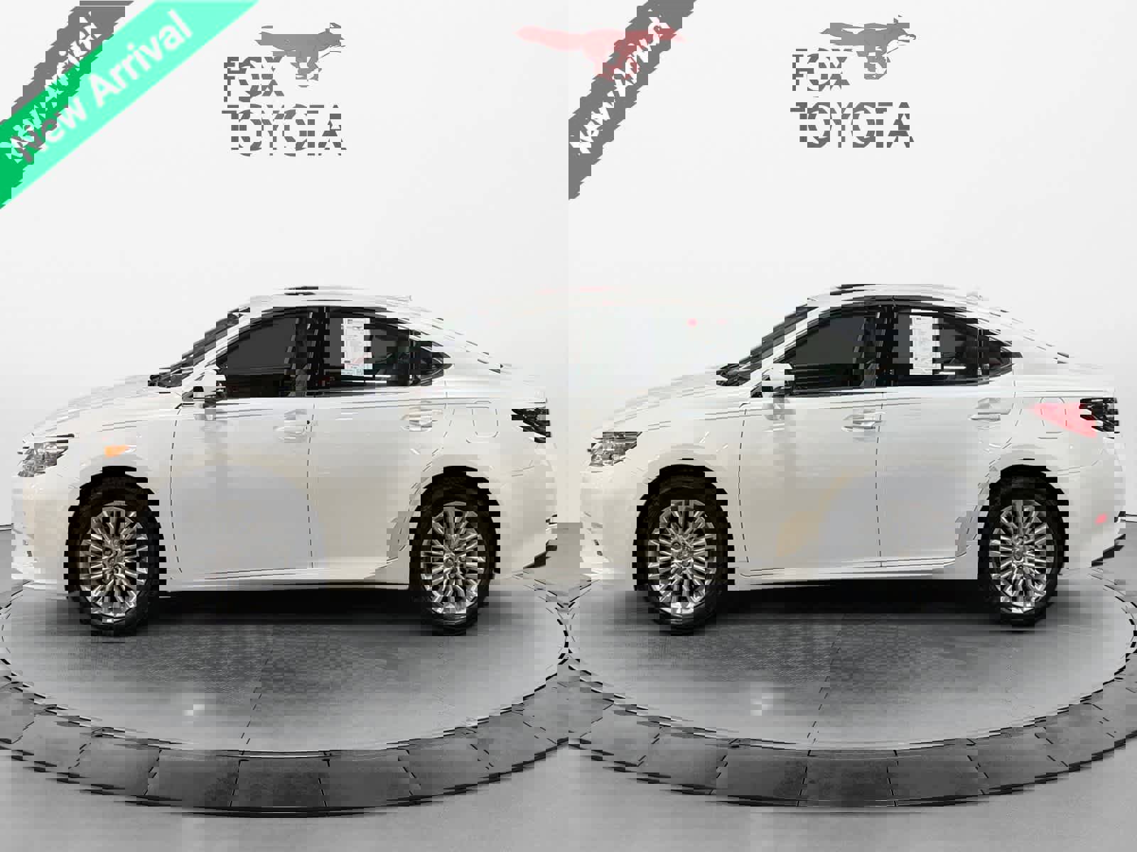 Used 2013 Lexus ES 350 w/ Luxury Pkg image 3