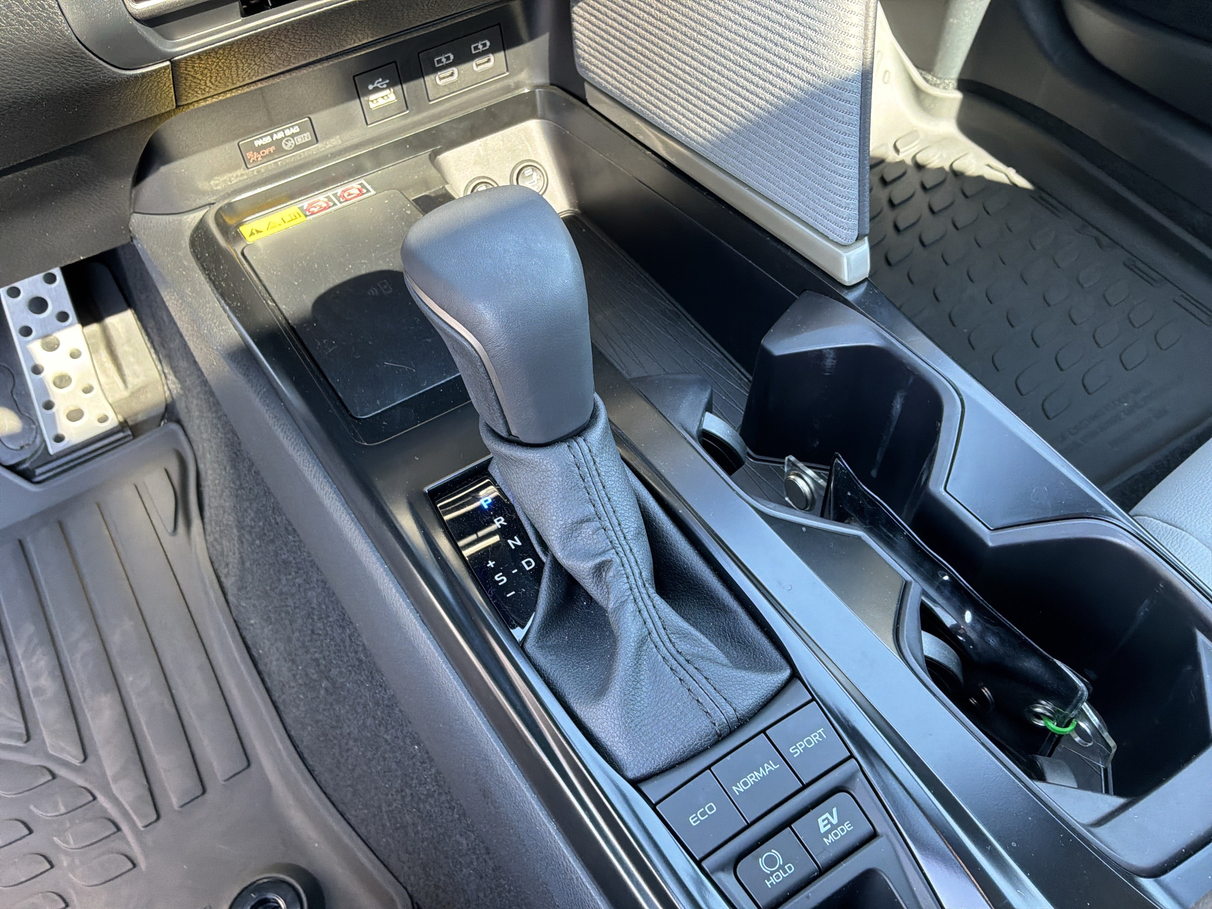 Used 2026 Toyota Camry SE w/ Multimedia Upgrade Package FWD image 26
