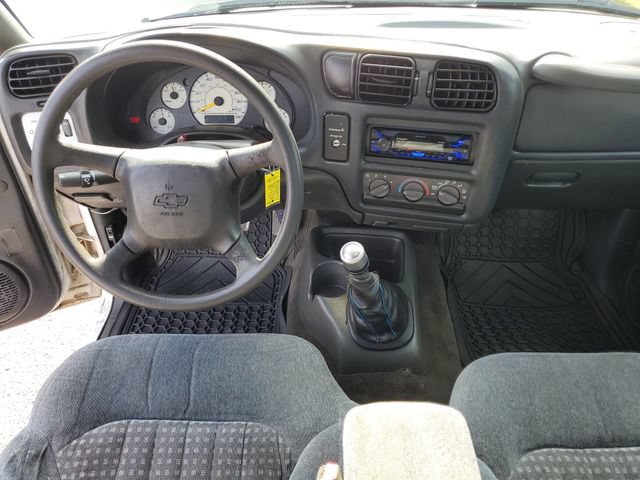 Used 1998 Chevrolet S10 Pickup LS w/ Preferred Equipment Group RWD image 15
