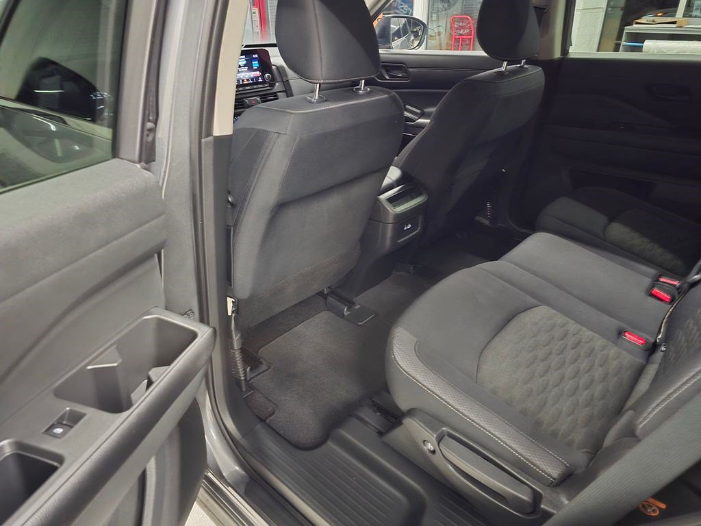 Used 2023 Nissan Pathfinder S FWD image 28