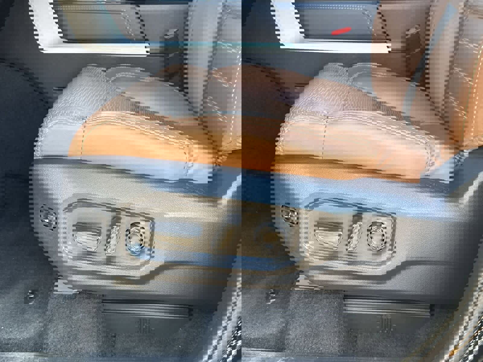 Used 2025 Toyota Tundra 1794 Edition image 18