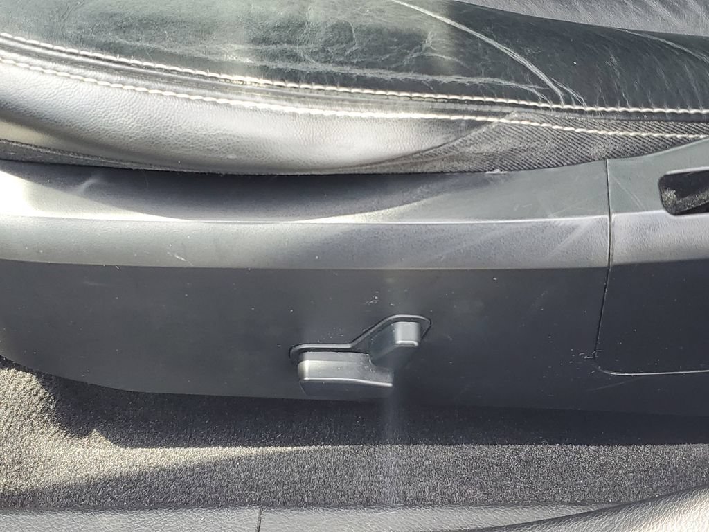 Used 2012 Chrysler 200 Limited FWD image 11