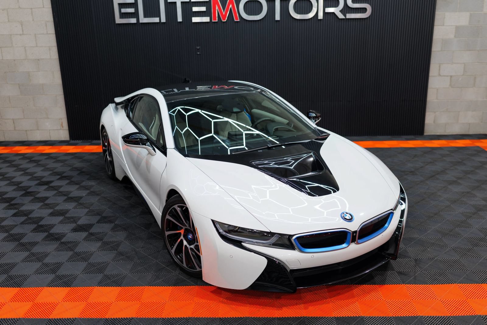 Used 2015 BMW i8 AWD/4WD image 32