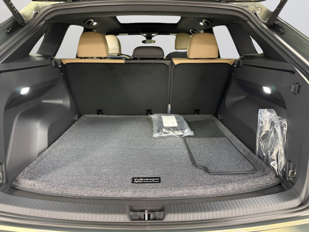 New 2026 Volkswagen Atlas Cross Sport SE image 9