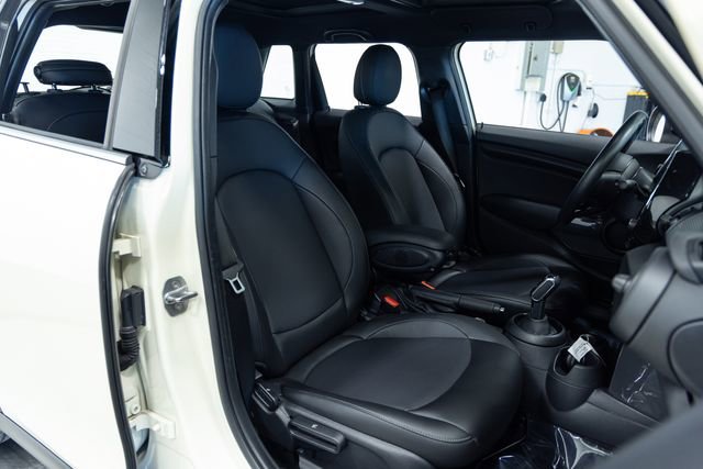 Used 2020 MINI Cooper 4-Door Hardtop image 26