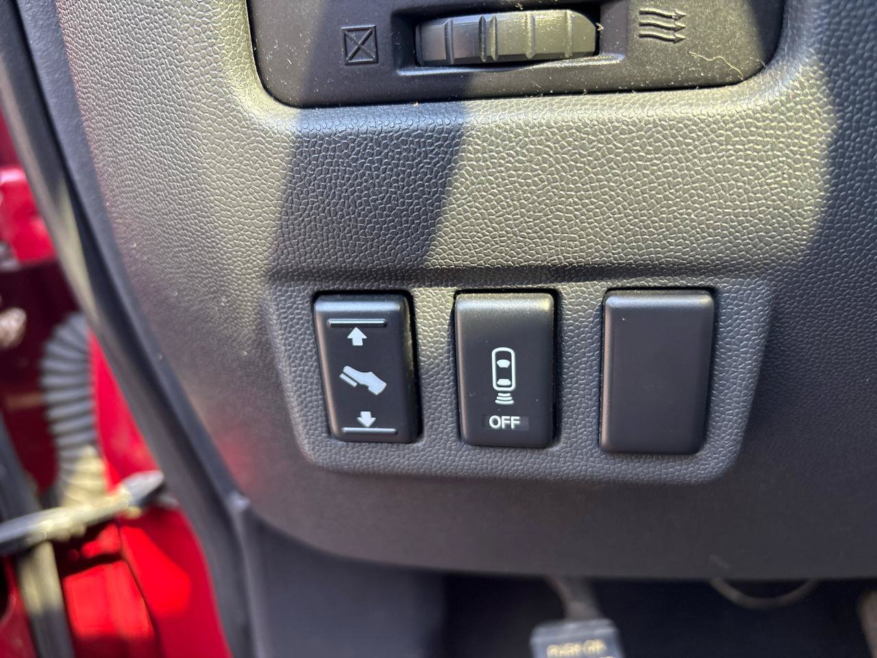 Used 2011 Nissan Titan PRO-4X AWD/4WD image 8