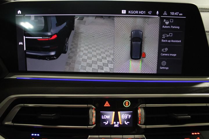Used 2021 BMW X7 M50i w/ Dynamic Handling Package AWD/4WD image 53