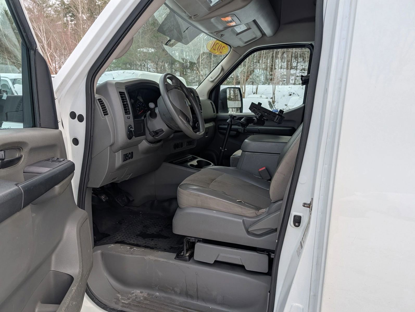 Used 2020 Nissan NV 2500 SV image 18