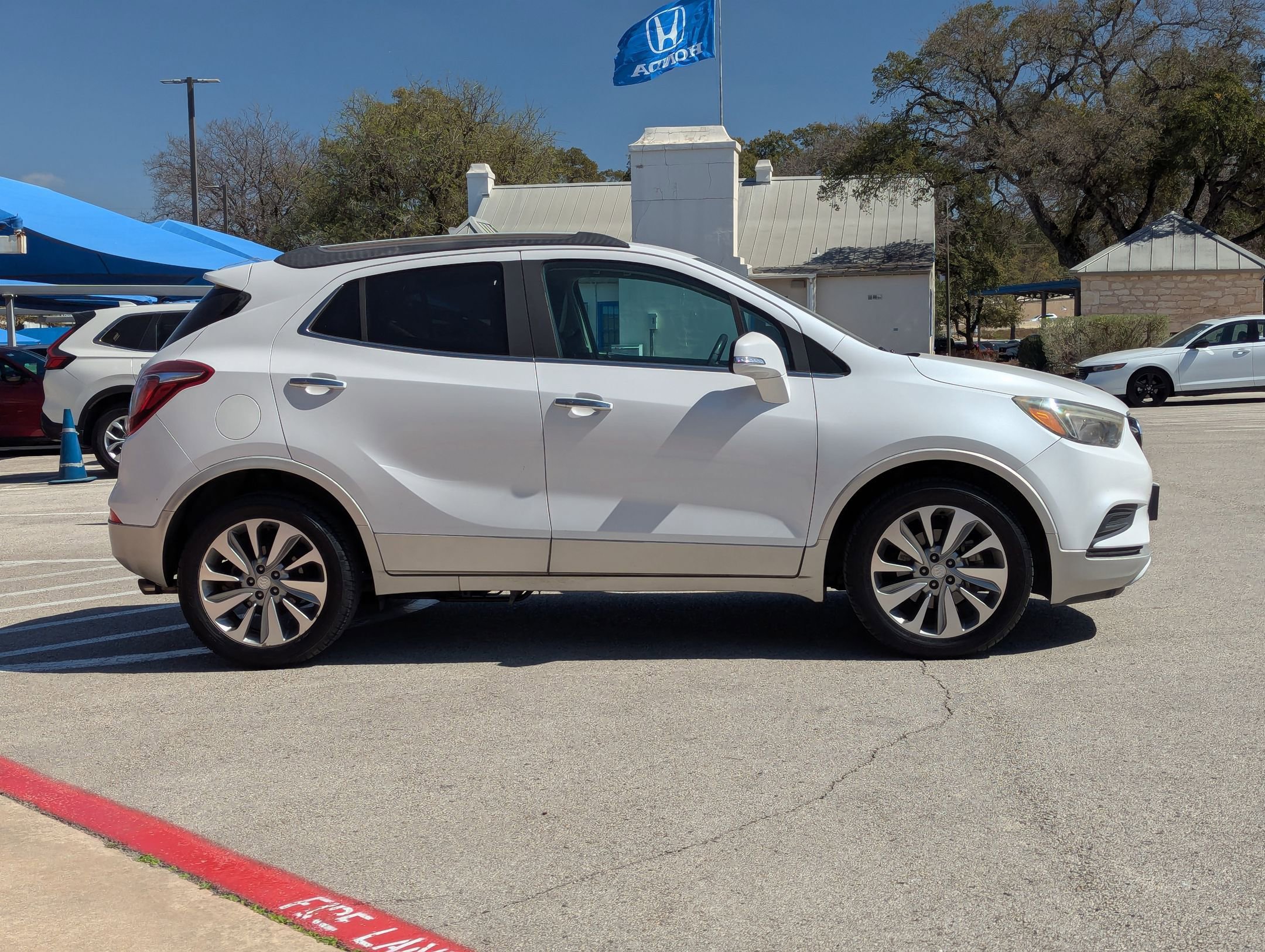 Used 2017 Buick Encore Preferred image 3